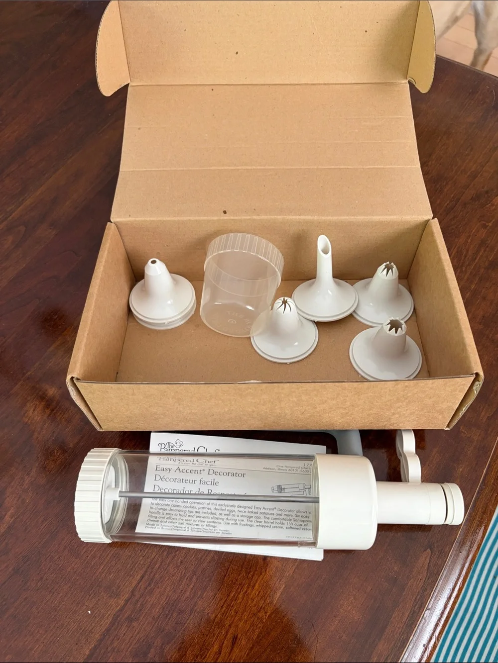 Pampered Chef Easy Accent Decorator